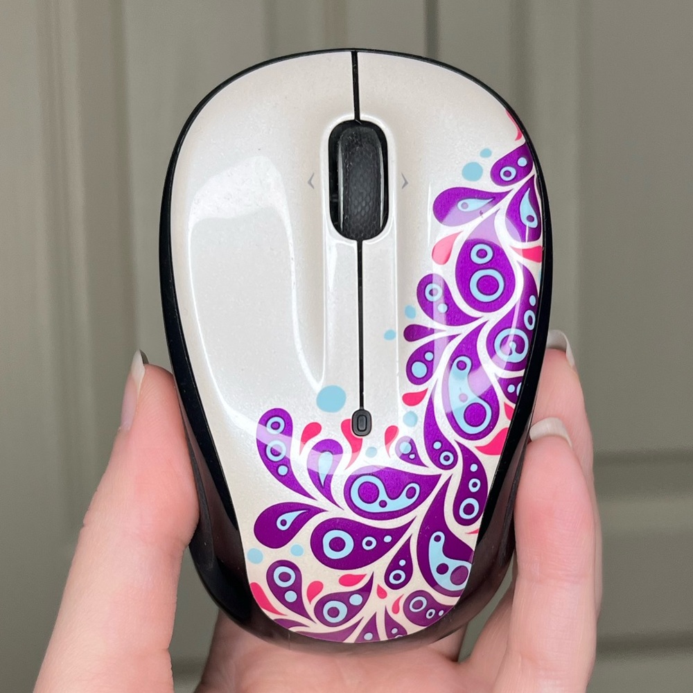 Logitech Wireless Mouse White with Colourful Pattern Detail